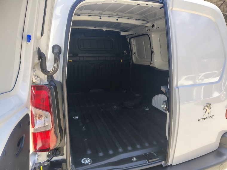 Peugeot Partner Partner L2 Bluehdi 100 2023 Usado en Rosselot Usados