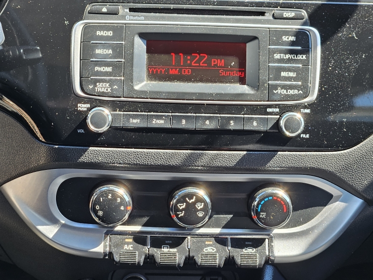 Kia Rio 5 Rio 5 Lx 1.2l 5mt Special Pack - 1817 2017 Usado en Rosselot Usados