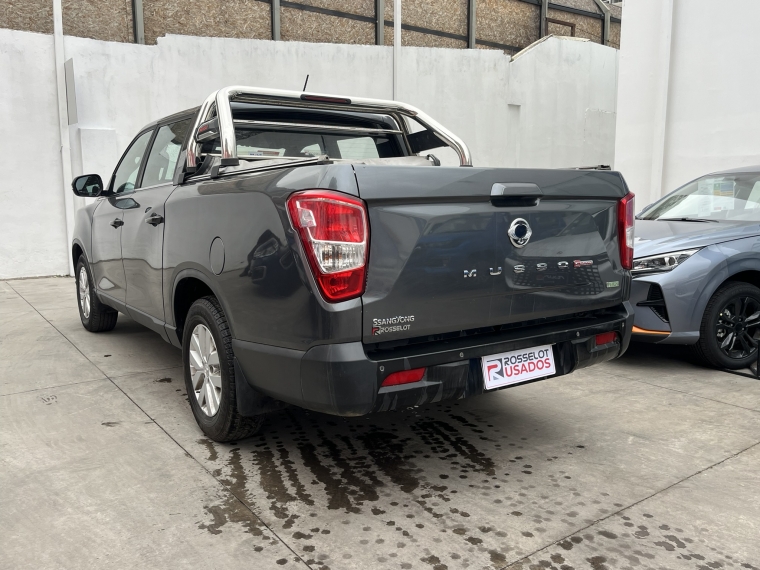 SsangYong Grand Musso — foto 6 de 24