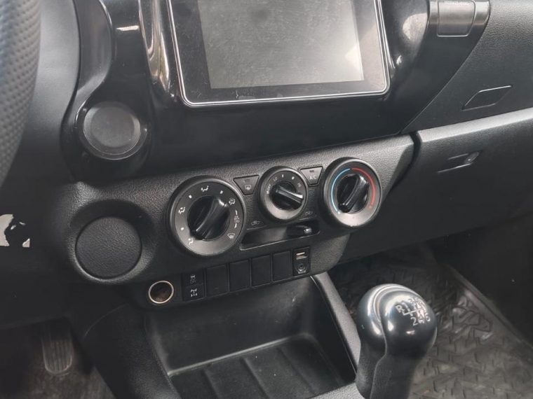TOYOTA HILUX DX 4X2 2.4 - imagen 9