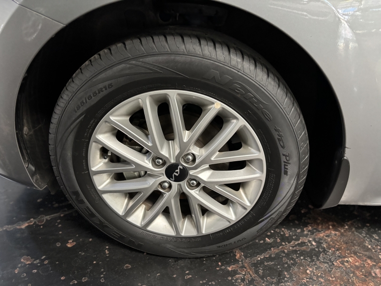 Kia Rio 5 Ex 1.4l 6mt Ci Full 2023  Usado en Grass & Arueste