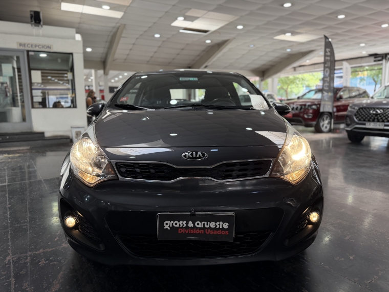 Kia Rio 3 Ex 1.4l Ac Abs 6mt  2014  Usado en Grass & Arueste
