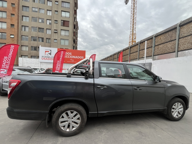 SsangYong Grand Musso — foto 6 de 24