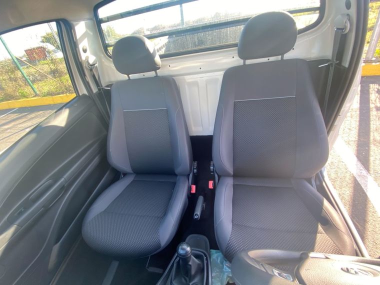 Volkswagen Saveiro 1.6 Cab. Sim. Euro6 Mt 2p 2023 Usado  Usado en Webautos.cl