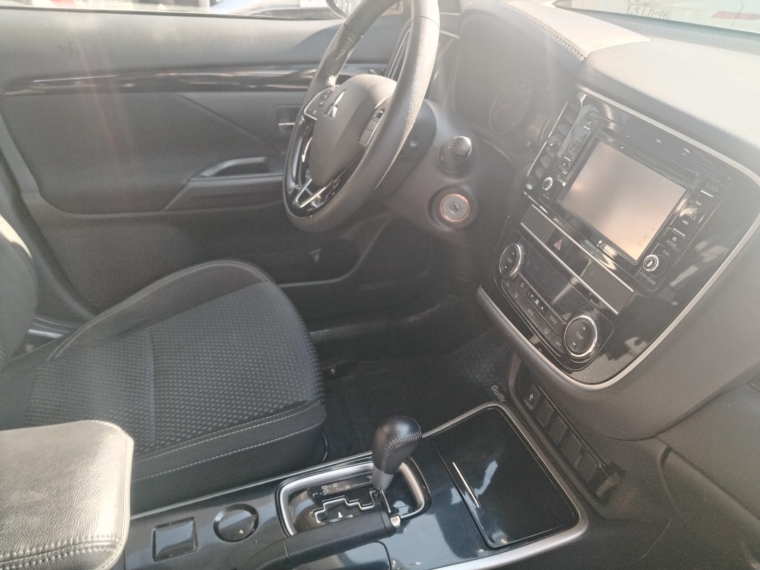 Mitsubishi Outlander Cvt 2.0 Aut - 2 Corridas De Asiento. 2019 Usado  Usado en Webautos.cl