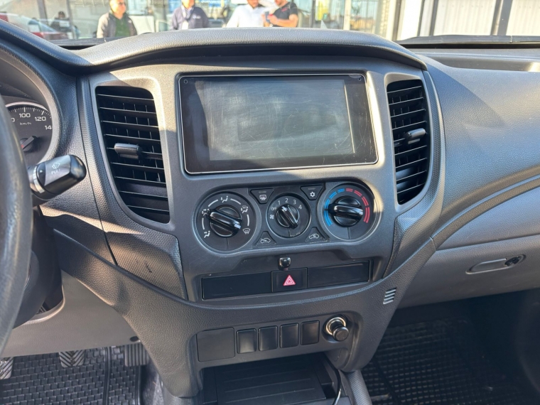 Mitsubishi L200 L-200 New Work Cr Wf  Mec 4x2 Td E5 2019  Usado en Guillermo Morales Usados