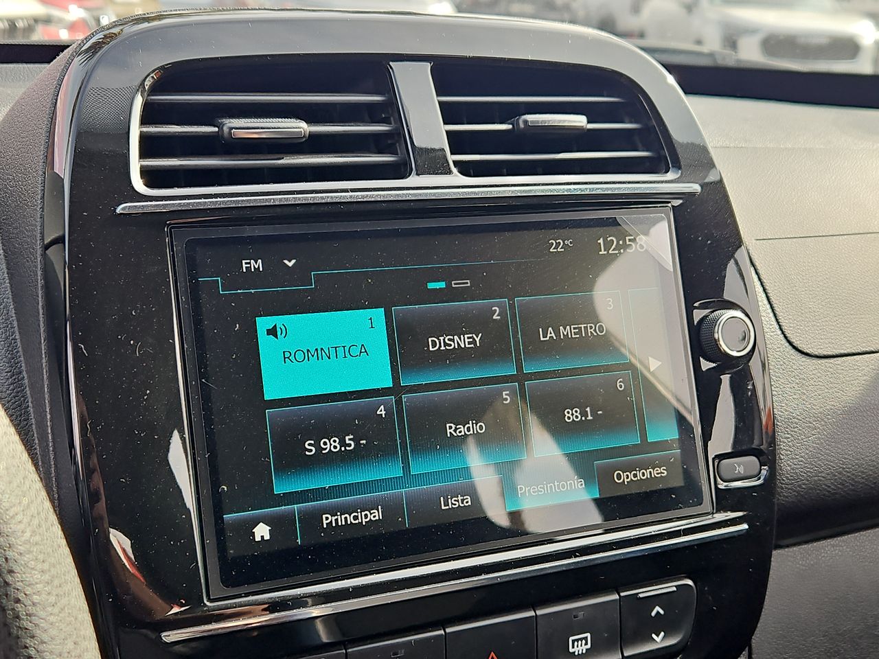 Renault Kwid Kwid Hb 1.0 2024 Usado en Usados de Primera - Sergio Escobar