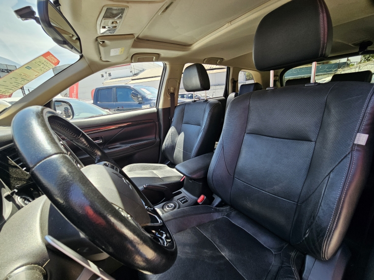 Mitsubishi Outlander Outlander 4x4 Gls 2.4 At- Esp/ant 2017 Usado en Rosselot Usados