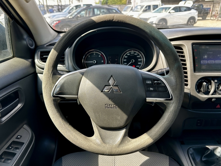 Mitsubishi L200 L200 D/c 2.4 Katana Cr 4x2 Mt Special Pack 2021 Usado en Rosselot Usados