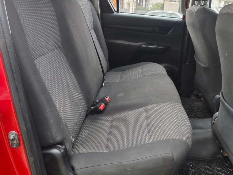 TOYOTA HILUX DX 4X4 2.4 - imagen 18