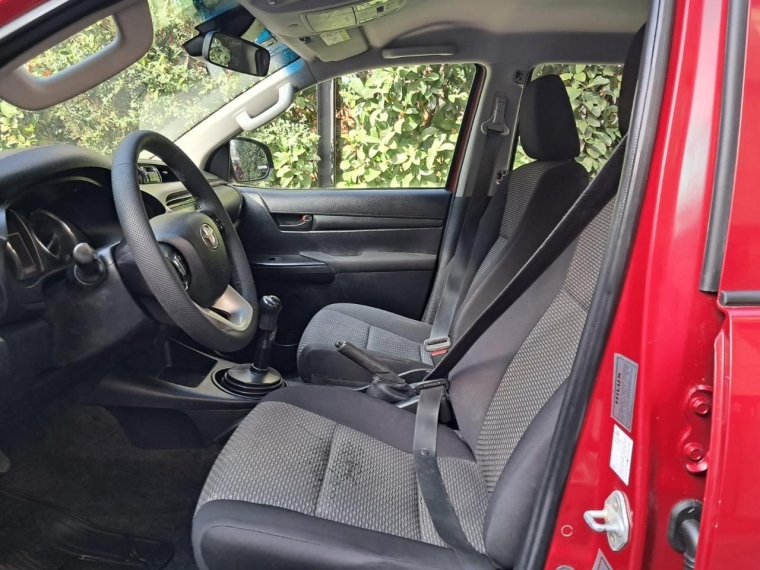 TOYOTA HILUX DX 4X4 2.4 - imagen 12