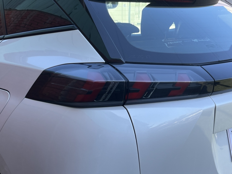 Peugeot 2008 — foto 10 de 22