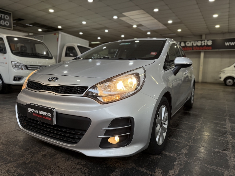 Kia Ex 1.4l 6mt Ac Full 2016  Usado en Grass & Arueste