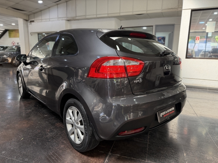 Kia Rio 3 Ex 1.4l Ac Abs 6mt  2014  Usado en Grass & Arueste