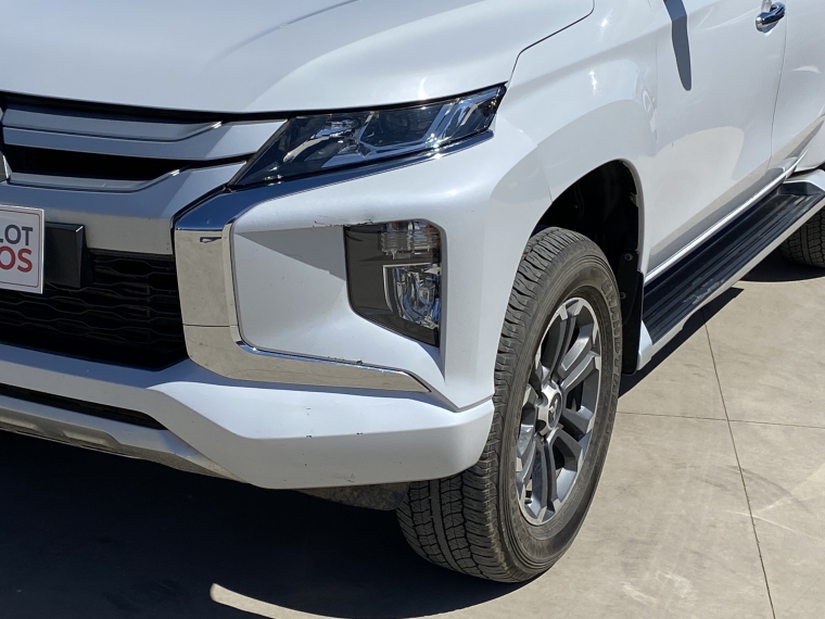 Mitsubishi L200 New L200 Dakar Crs 4x4 2.4 Aut 2021 Usado en Rosselot Usados