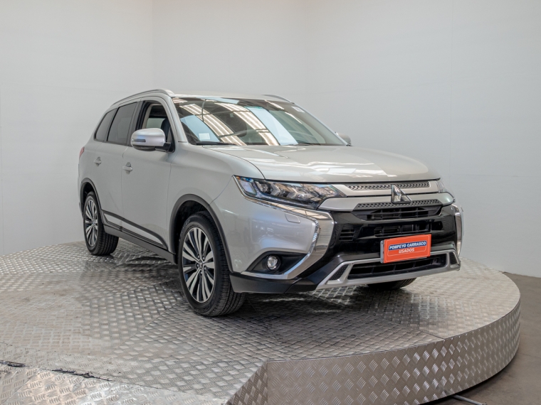 Mitsubishi Outlander 2.0 Glx At 4x2 2023 Usado  Usado en Pompeyo