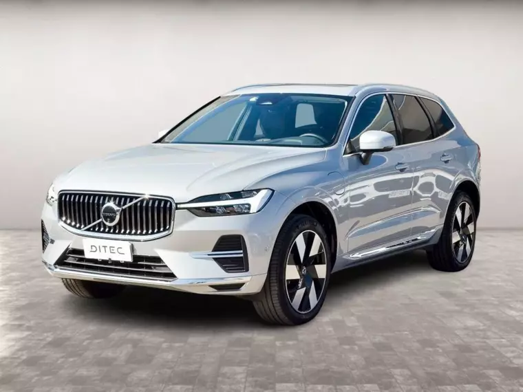 VOLVO XC60 2.0 B5 PLUS AT 4X4 HIBRIDO 2025