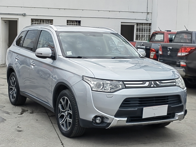 Mitsubishi Outlander Outlander Gls 2.4 4x4 Ac 2015 Usado en Rosselot Usados
