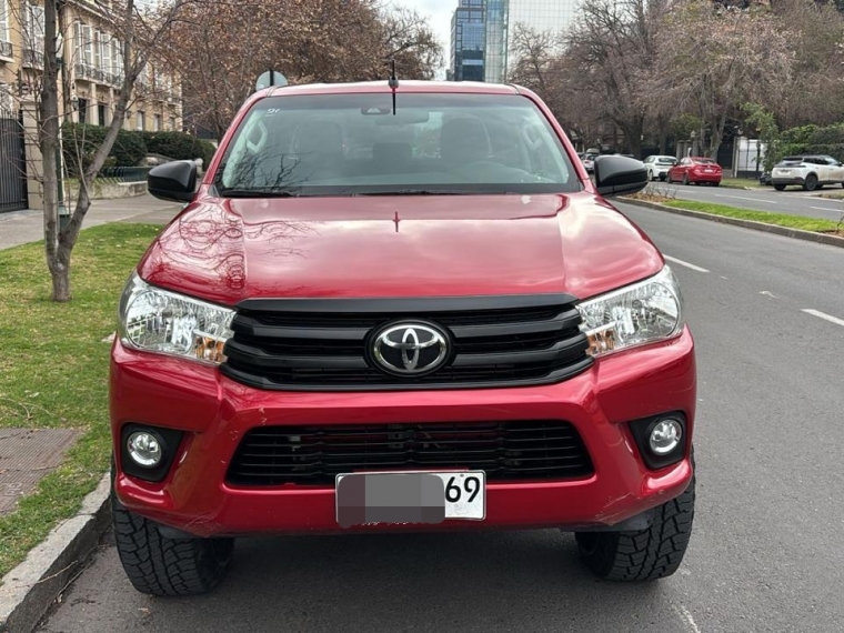 Toyota Hilux — foto 10 de 16