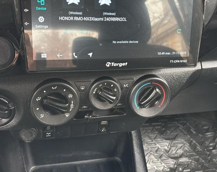 Toyota Hilux — foto 3 de 16