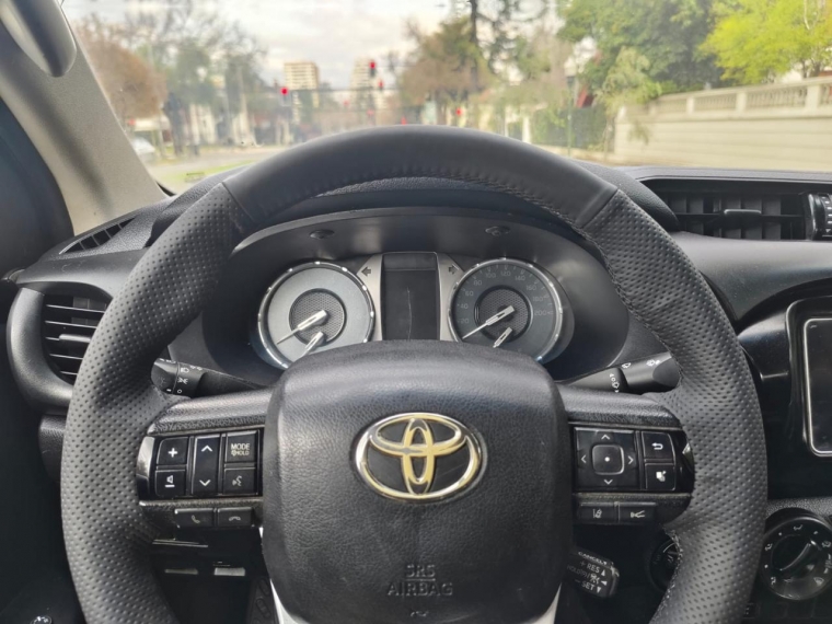 TOYOTA HILUX DX 4X4 2.4 - imagen 11