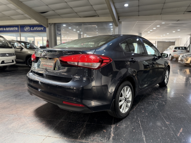 Kia Cerato Ex 1.6l 6mt Ac Abs 2018  Usado en Grass & Arueste