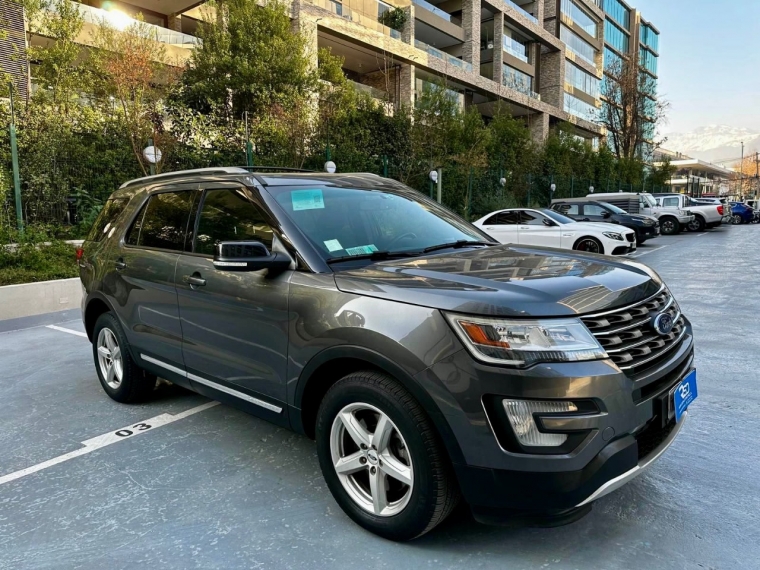 FORD EXPLORER xlt 2020