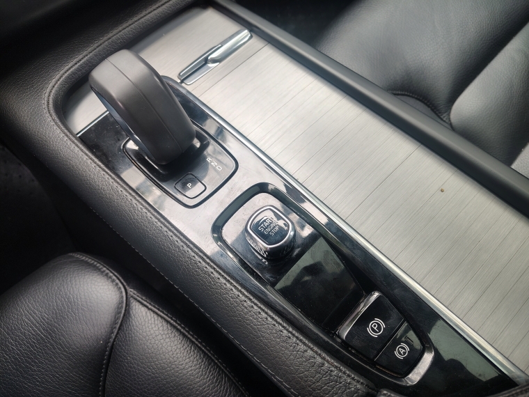 Volvo Xc90 2.0 B6 Momentum At 4x4 Hibrido 2022 Usado  Usado en Kovacs Usados