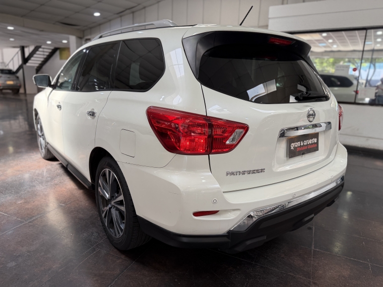Nissan Pathfinder Advance Cvt 3.5l  2017  Usado en Grass & Arueste