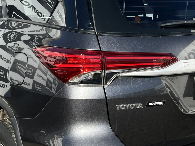 Toyota Fortuner 2.8 Sr5 Tdi Mt 4x4 Diesel 2023 Usado  Usado en Kovacs Usados