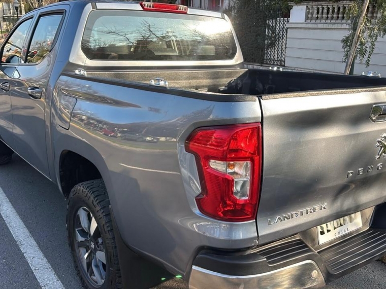 Peugeot Landtrek — foto 7 de 16