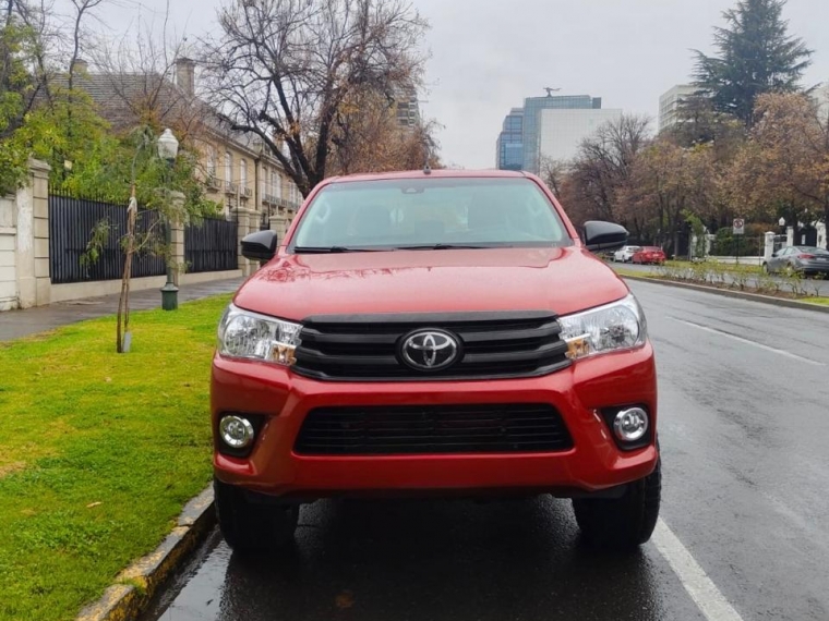 TOYOTA HILUX DX 4X2 2.4 - imagen 2