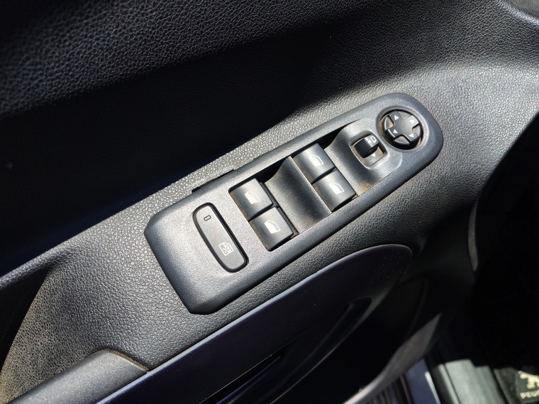 Peugeot Rifter Rifter Bluehdi 130 1.5 2022 Usado en Rosselot Usados