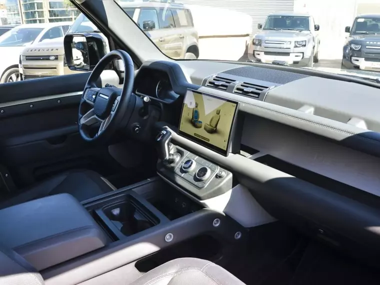 Land rover Defender 3.0 130 X-dynamic S Diesel 4x4 300hp At 5p 2024 Usado  Usado en Webautos.cl