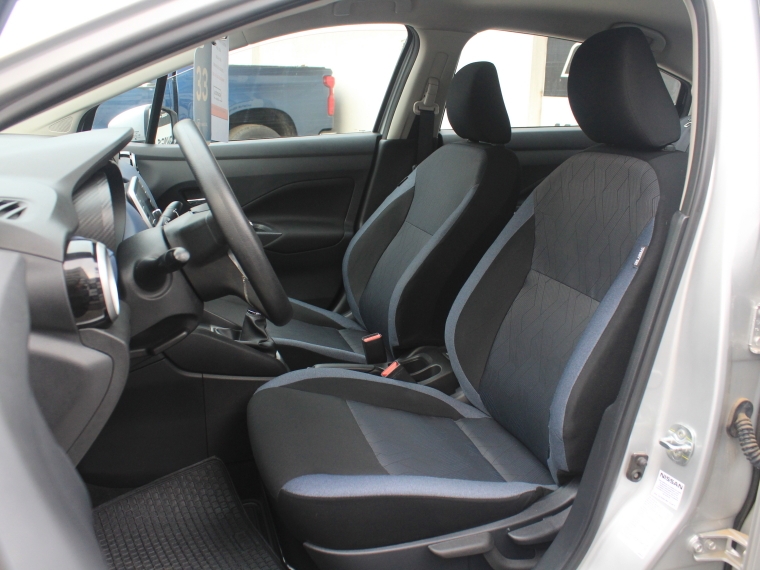 Nissan Versa 1.6  Sdvance  Mt 2024 Usado  Usado en Kovacs Usados