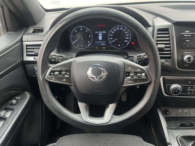 SsangYong Grand Musso — foto 16 de 24