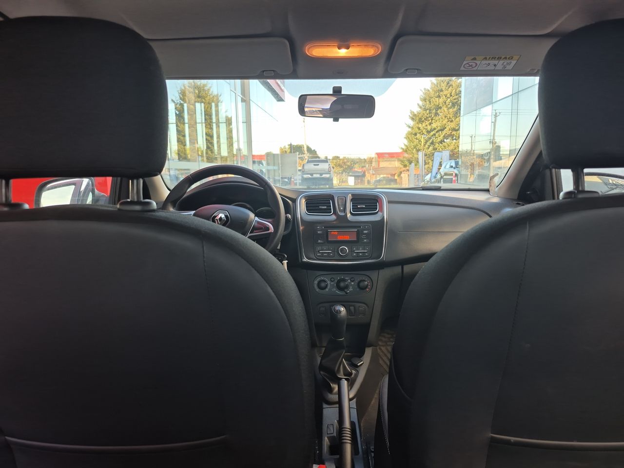 Renault Symbol Symbol Zen 1.6 2018 Usado Usado en Webautos.cl Renault Symbol Symbol Zen 1.6 2018 Usado Usado en Webautos.cl