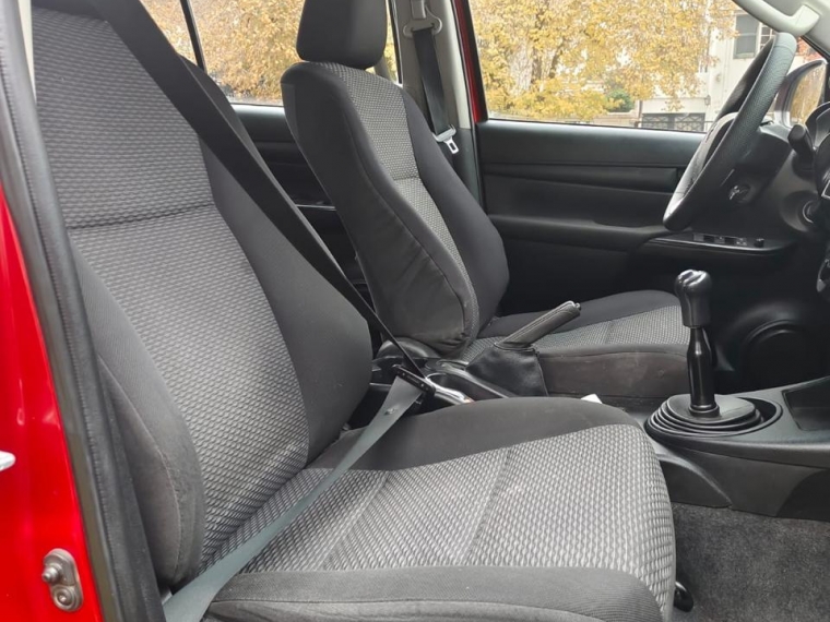 TOYOTA HILUX DX 4X2  2.4 - imagen 12