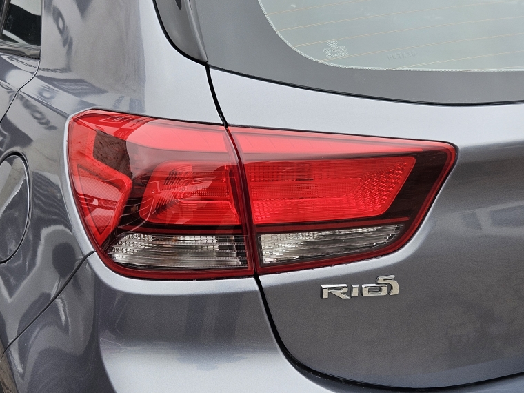 Kia Rio 5 Ex 6mt Ac 2021 Usado  Usado en Kovacs Usados