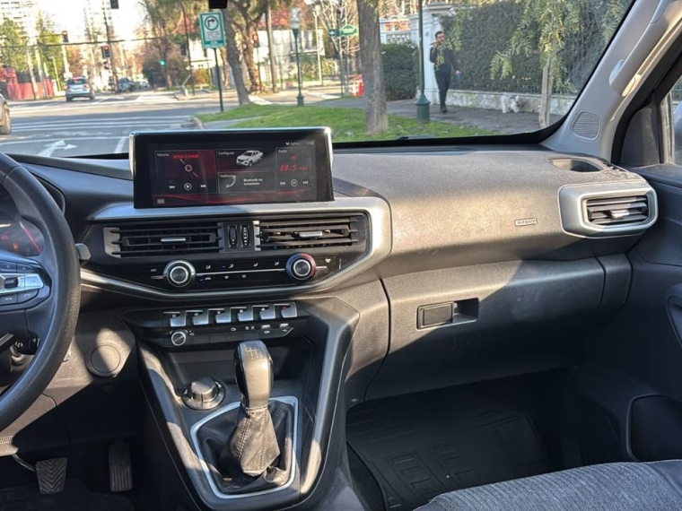 Peugeot Landtrek — foto 10 de 16