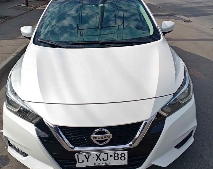NISSAN VERSA . 2020