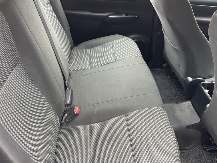 Toyota Hilux — foto 9 de 12