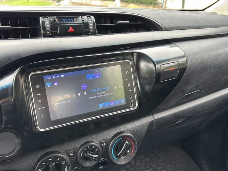 TOYOTA HILUX  Dcab DX 4x4 2.4cc - imagen 8