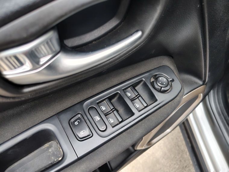 Jeep Renegade Renegade Sport Lx 4x2 Mt 1.8 2016 Usado en Rosselot Usados