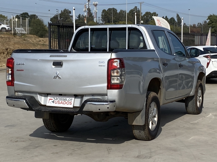 Mitsubishi L200 L200 D/c 2.4 Work Cr 4x2 2020 Usado en Rosselot Usados