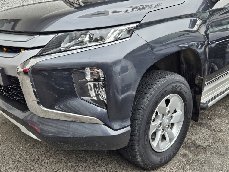 Mitsubishi L200 L200 D/c 2.4 Katana Cr 4x2 2022 Usado en Rosselot Usados