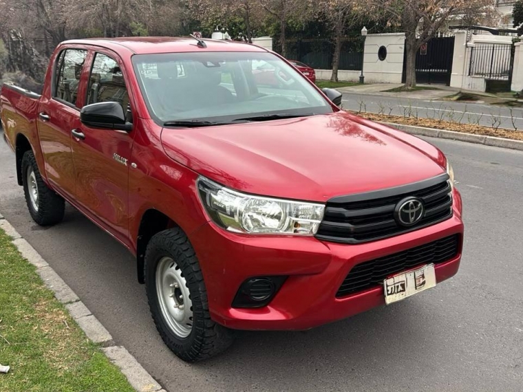 Toyota Hilux — foto 3 de 13