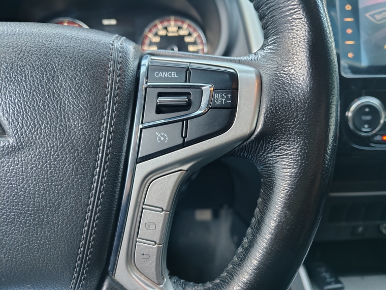 Mitsubishi L200 2.4 Td Dakar  Crs Hp At  4x4 Diesel 2023 Usado  Usado en Kovacs Usados