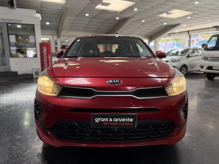 Kia Rio 4 Lx 1.4l Ac Abs 6mt Full 2022  Usado en Grass & Arueste
