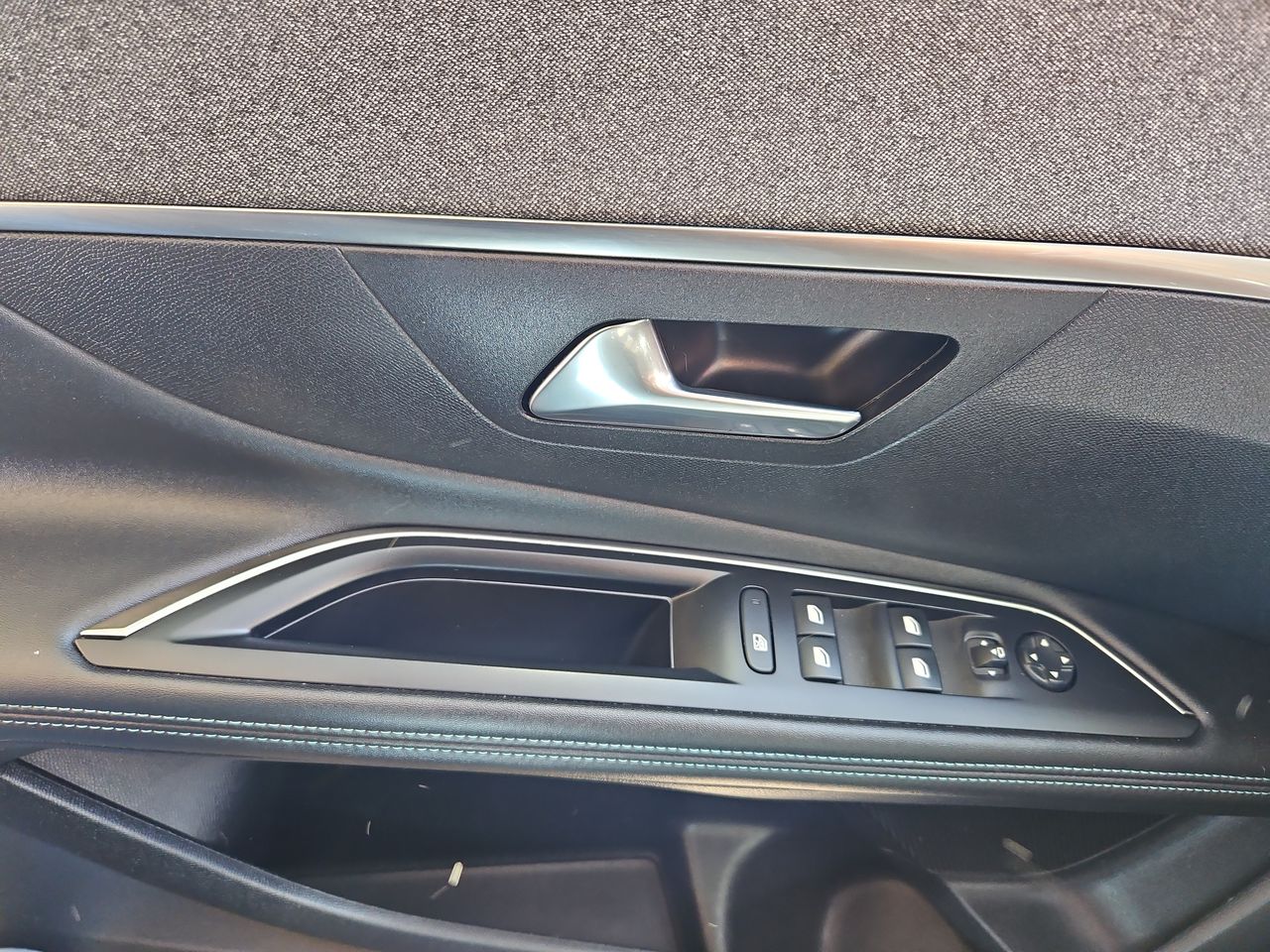 Peugeot 3008 3008 Thp 165hp 1.6 Aut 2022 Usado en Usados de Primera - Sergio Escobar